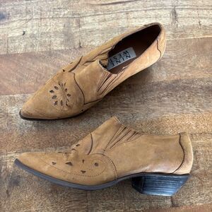 Vintage Nine West Nubuk leather tan western cowboy booties 7.5